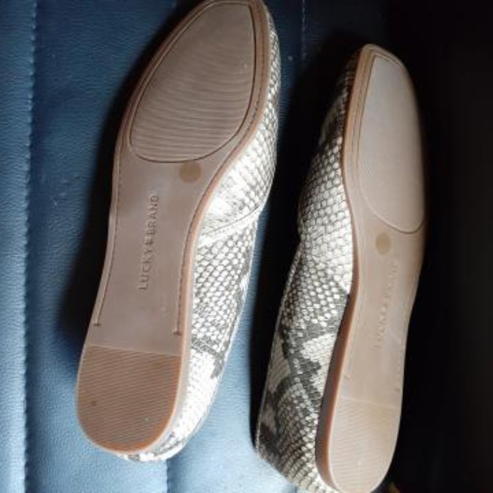 Lucky Brand new with box leather snake embossed flat - Picture 2 of 2
